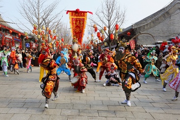《古城迎春》