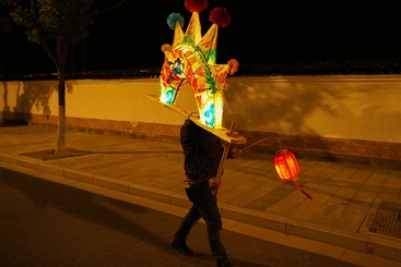 元宵夜归人