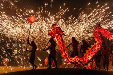 龙腾迎新年