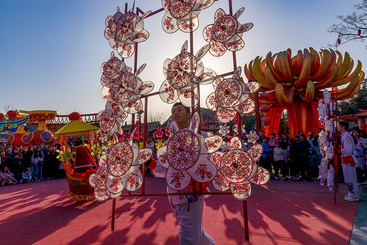 《春风吹得花灯转（河津转花灯）》