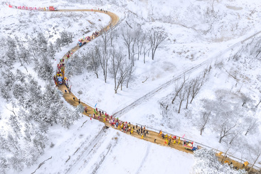 瑞雪兆年丰    社火闹新春