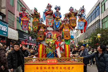《抬故事闹元宵》
