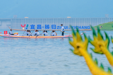 三峡大坝前的非遗活动