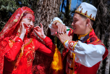 《回族乐器咪咪口弦对奏》