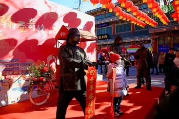 《老北京铜人》