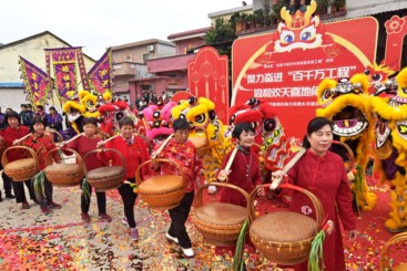 齐心挑担子