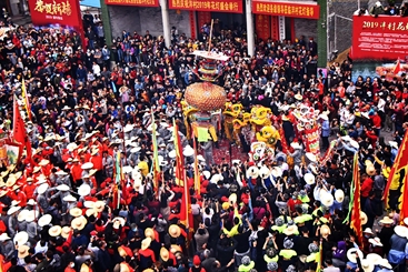 万众闹花灯