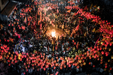 《游灯祈福》