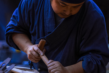 非遗传承之斫琴师