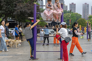 健身场上的休闲时光