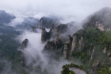 雾锁重峦