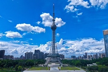《塔立城央》