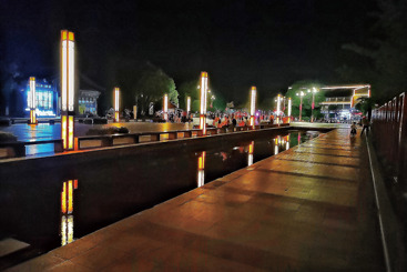 《龙虎山之夜》