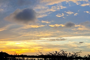 日入朝夕池