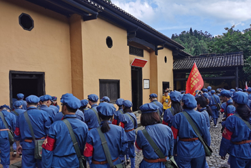《追寻红色足迹》组照1-5之3