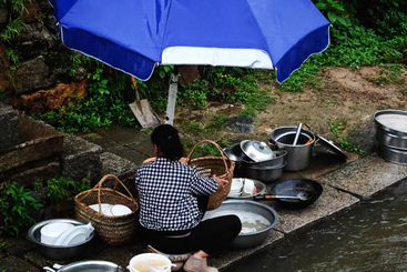 静待溪水
