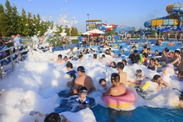 江苏淮安：水世界消暑纳凉
