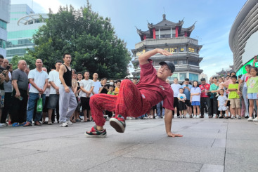 《东门直播》