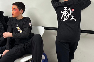 《幕后粤剧小演员》（组图）