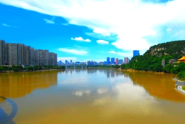 《东台返照》