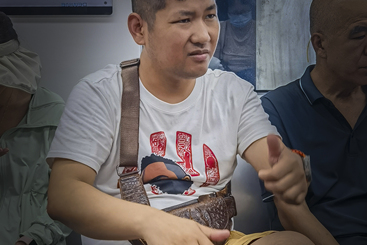 地铁上的无声语言交流2