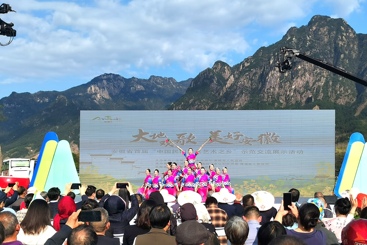 热闹的非遗展演——肥西莲湘舞