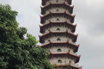 绿色缀佛塔