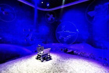 《月球基地》