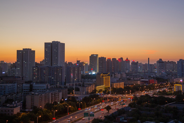 光影交织  迷人夏夜