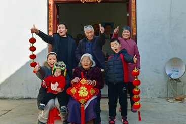 “俺村的合家欢”（组照六）
