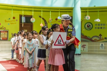 从小学“礼”让