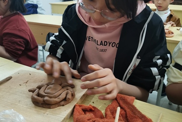 制作潮剧脸谱泥塑