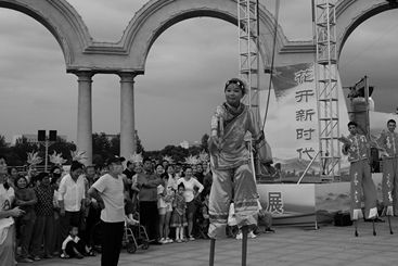 第一次正式登台演出（2023年暑期，大洼区东湖广场）