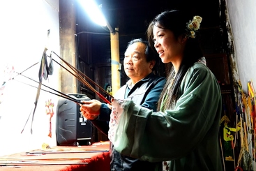 《虚心育才，润物无声》
