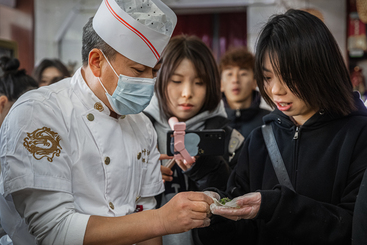 饺艺流芳·叶存利非遗传承行组照饺艺流芳·叶存利非遗传承行组照03.jpg
