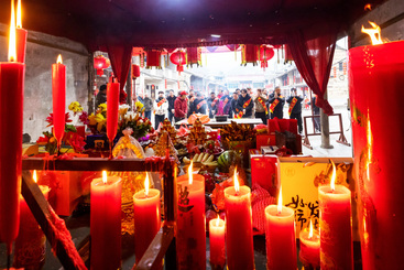 新年寺前村迎胡公_2敬拜.jpg