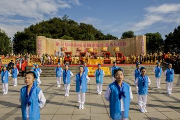 1.少年引诵道德经.jpg