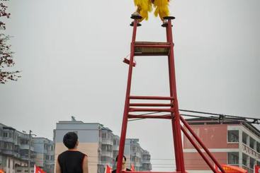 《一览众山小》