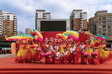 组照：《春节里的年味—02》 2025年01月24日拍摄于浙江省温州市乐清市晨沐广场。