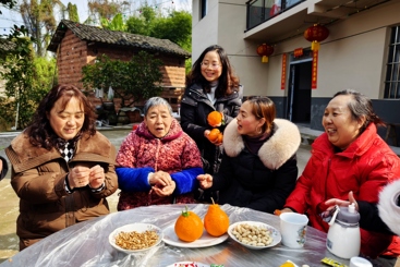 Z14623-2-277263-139****5860-《回家过年》（组照3）-刘琳-139****5860.jpg
