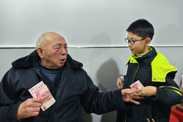 Z14623-2-277263-139****5860-《回家过年》（组照8）-刘琳-139****5860.jpg