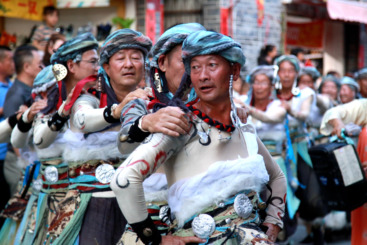 古装巡游庆端午