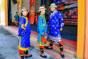 -《裕固族服饰》-2.jpg