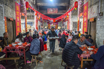 团圆饭现场