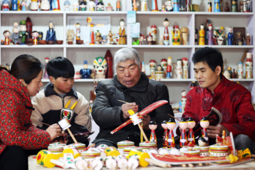 《木头旋出的“国家级非遗”》