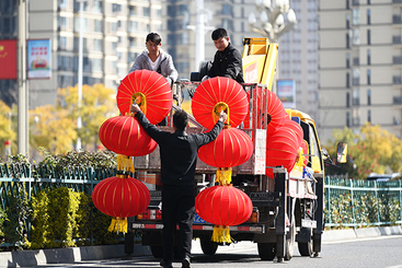春节挂灯笼