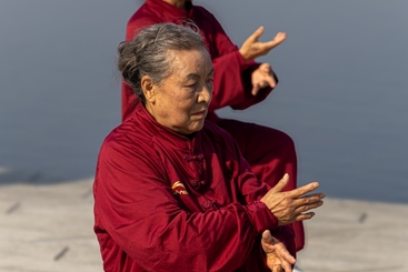 打太极拳的老人1