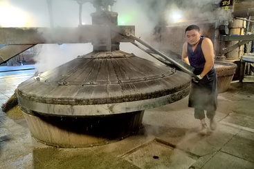 Z37824-5-277263-181****3750-《国家级非遗：梦之兰手工酿酒工艺》（组照04）.jpg