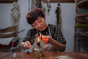 宣笔制作主要工序：扎头之二捆扎