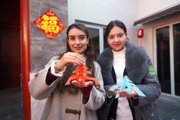 Z37848-2-277263-136****4133-《外宾感受幸福“中国年”》组照+杜建坡+136****4133 （3）.JPG